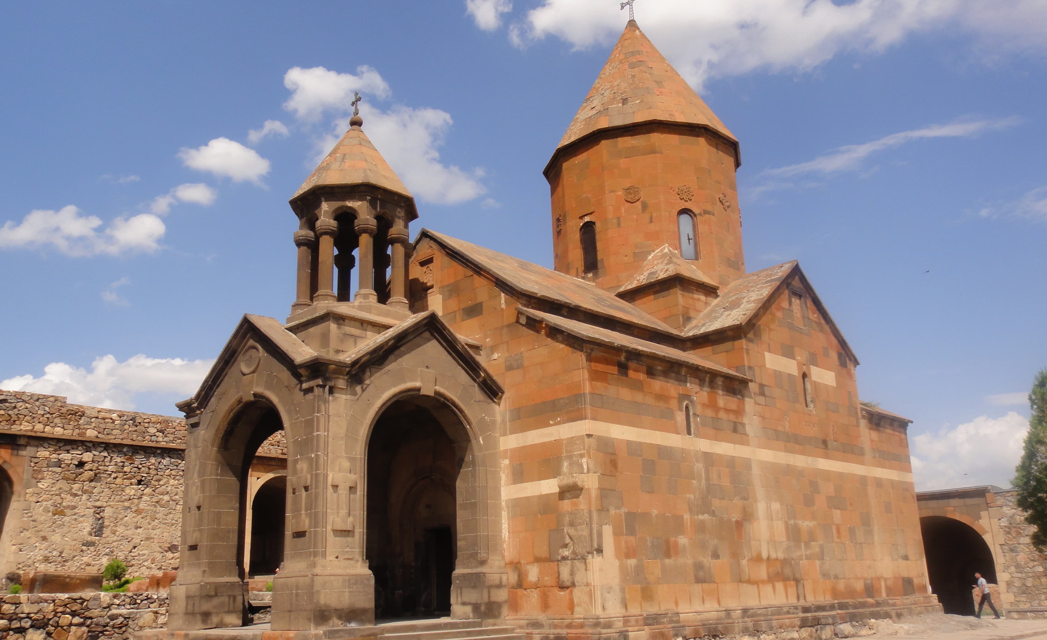 アルメニア　アフパト修道院　セヴァン湖　アララト山　エチミアジン大聖堂　エレヴァン